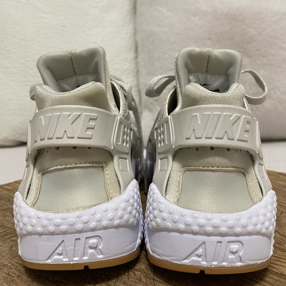 Nike Air Huarache Limited Edition Women’s Size 7.5 Premium Beige/Tan - Picture 2 of 16